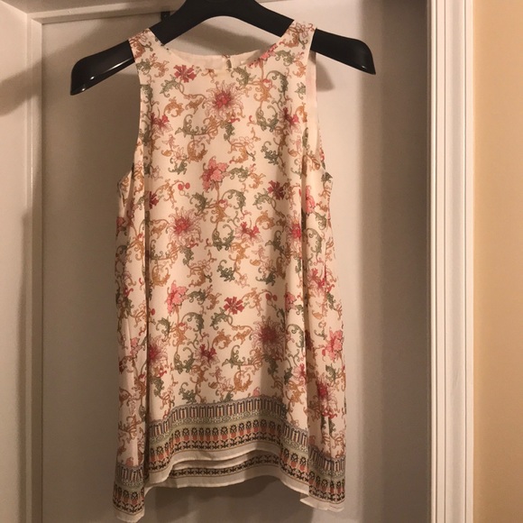 Max Studio Tops - NWT!!!! 🆕 Max Studio sleeveless top